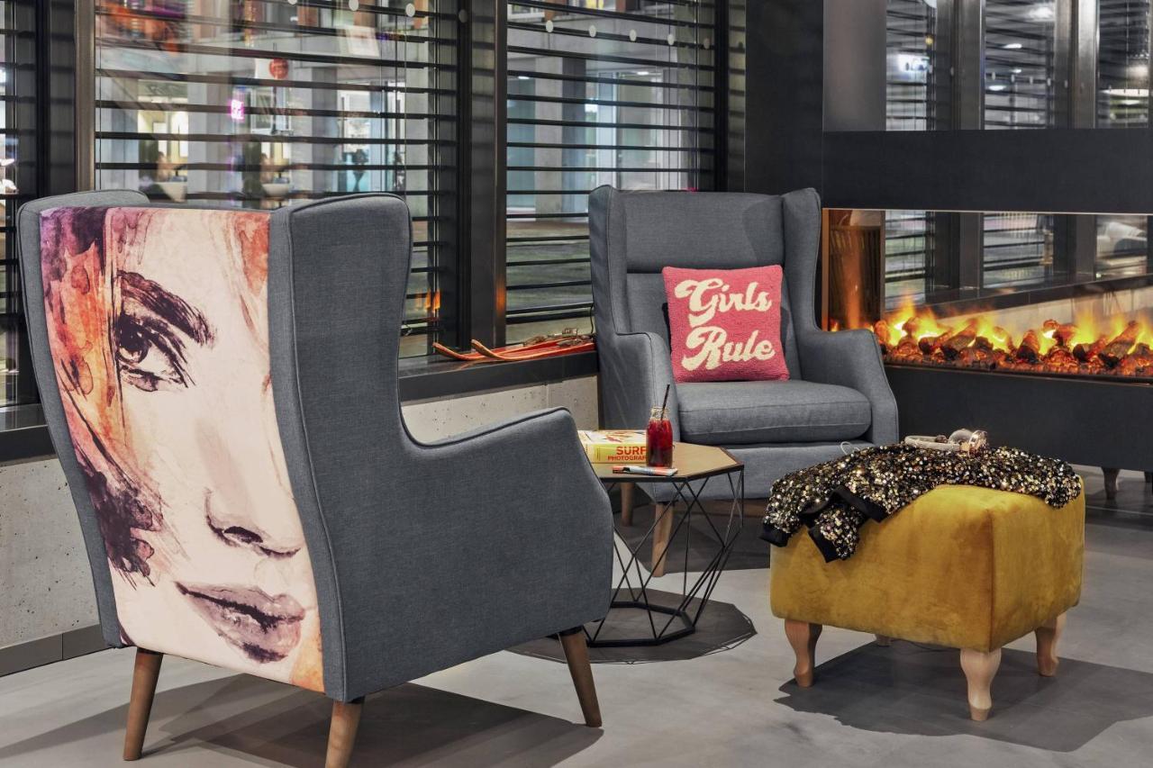 Moxy Lausanne City Ngoại thất bức ảnh